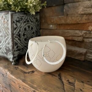 Silpada 925 Sterling Silver Hammered Hoop Post Earrings P1287